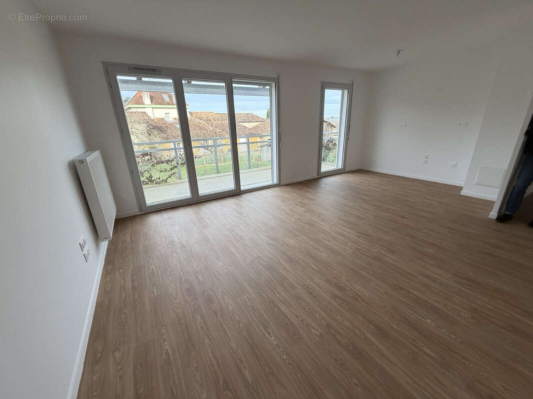 Appartement à TOULENNE