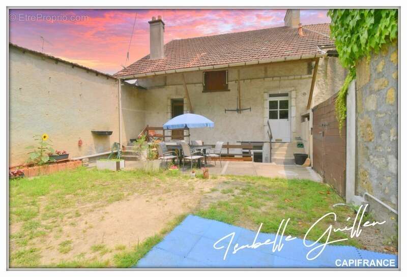 Maison à LE CHATELET