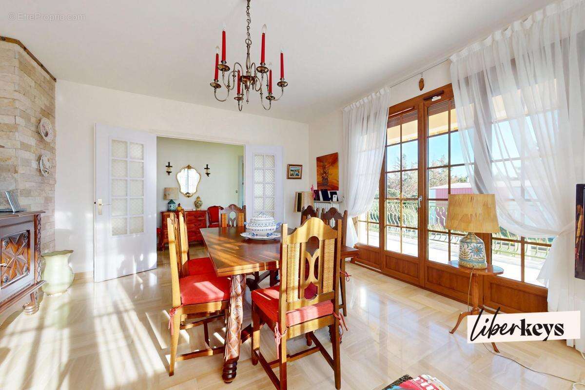 Maison à PUSIGNAN