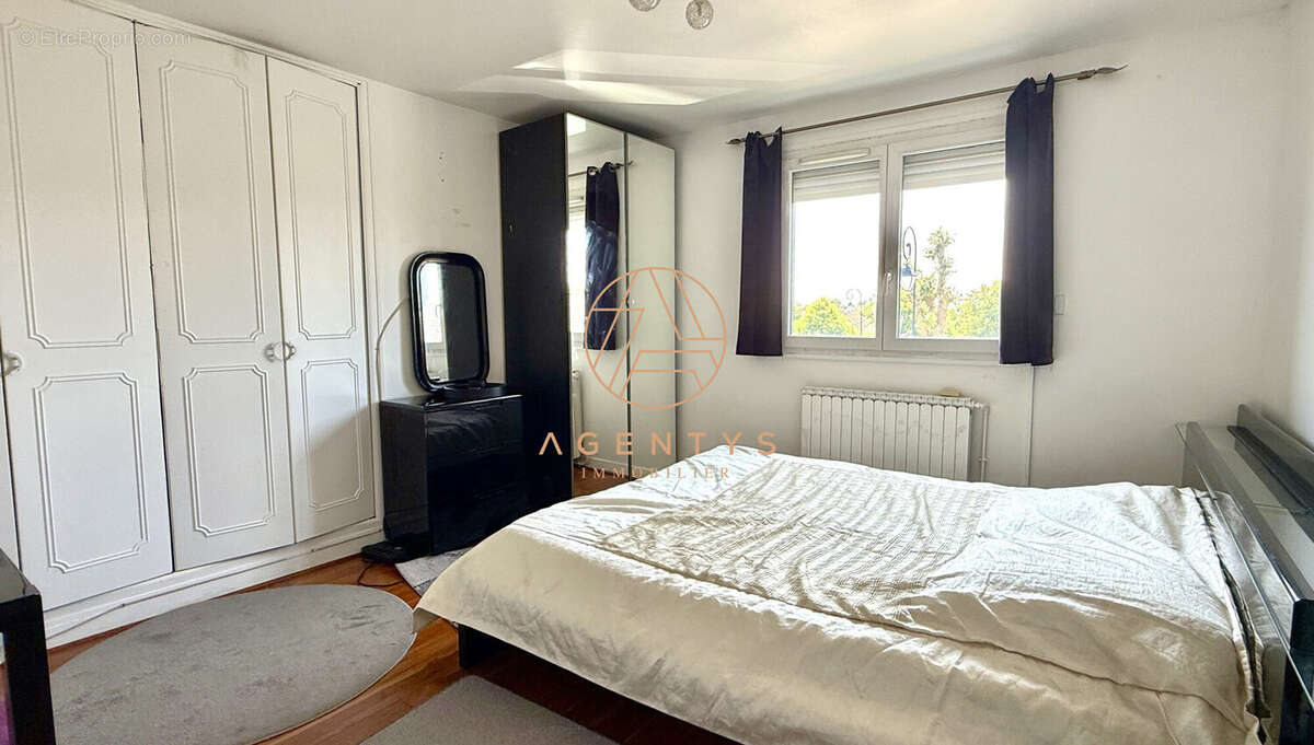 Maison à LE PLESSIS-TREVISE