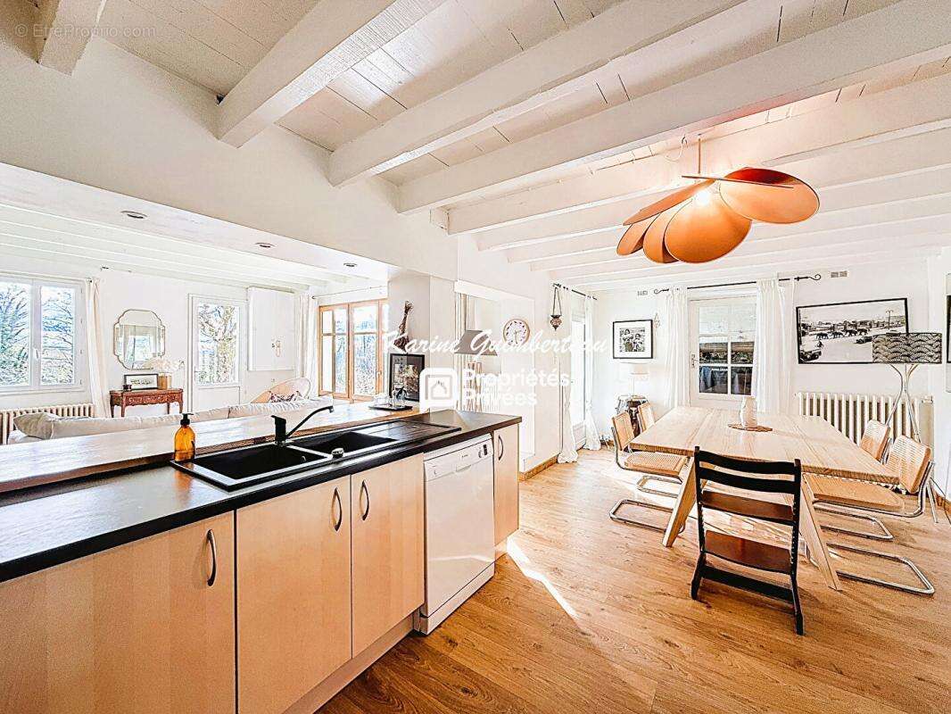 Maison à SAINT-EMILION