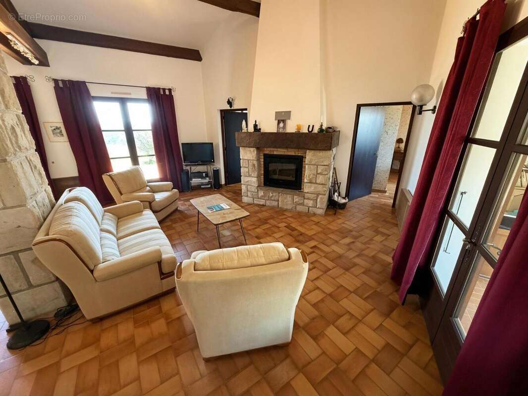   - Maison à LARGENTIERE