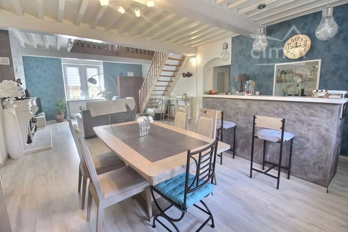 Maison à SAINT-BARTHELEMY-DE-VALS