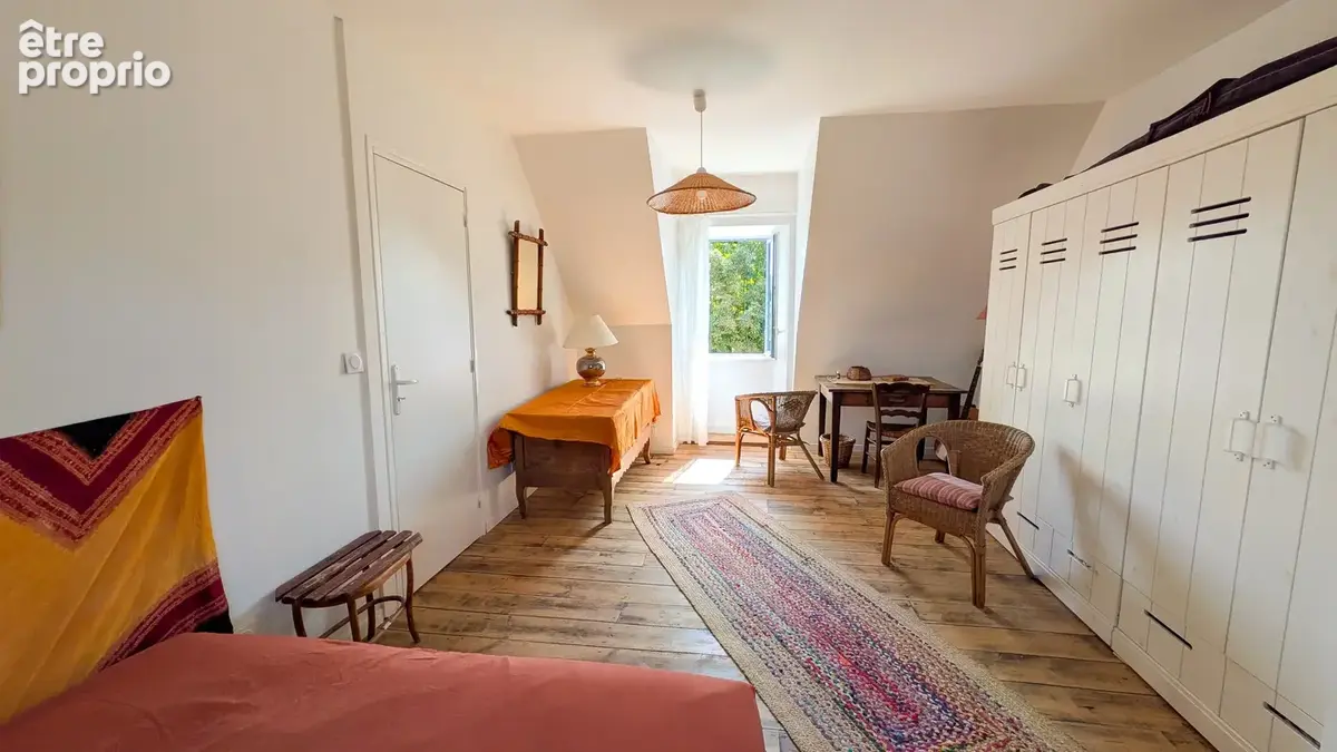 Maison en Pierre Rénovée avec Granges, Terrain et Vue Campagne - photo 13