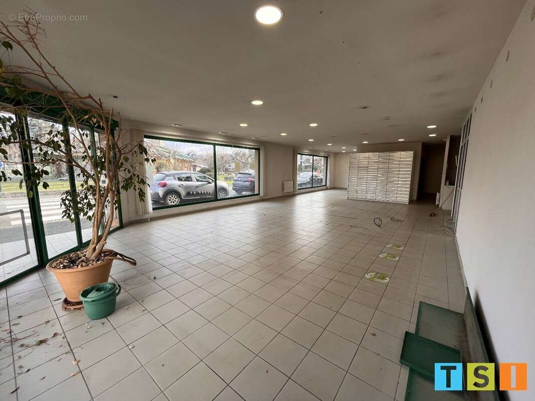 Commerce à BOUSSENS