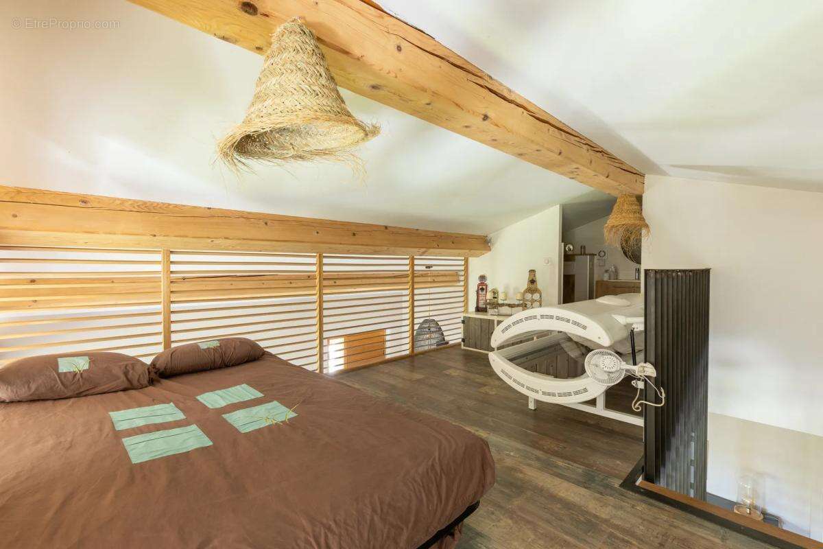 Superbe bastide de 217 m² avec piscine à Grambois - photo 12