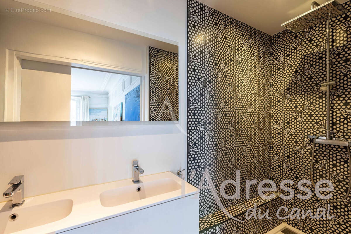 Appartement à PARIS-10E