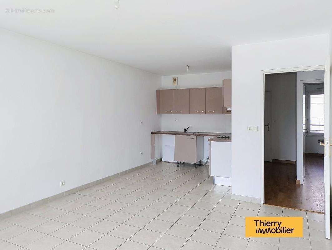 T3 spacieux avec balcon - bout des pavés - photo 5