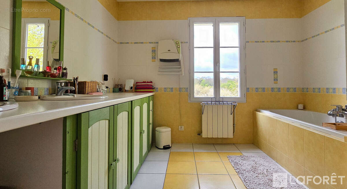 Maison à SAINTES