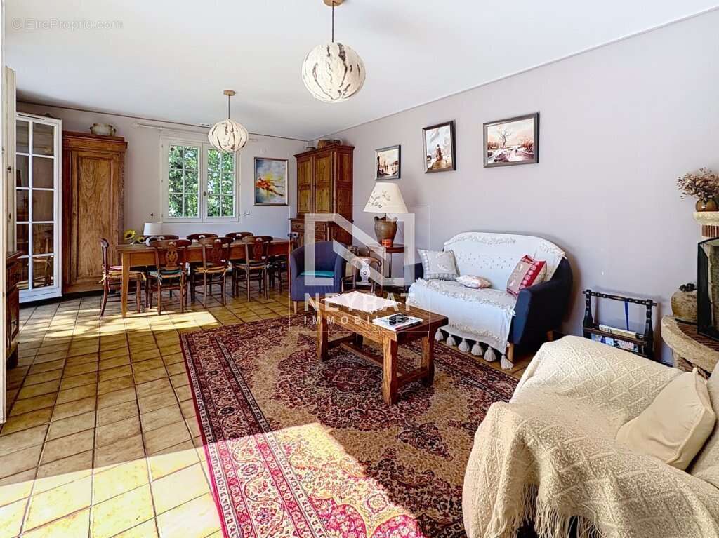 Maison à ETANG-SUR-ARROUX
