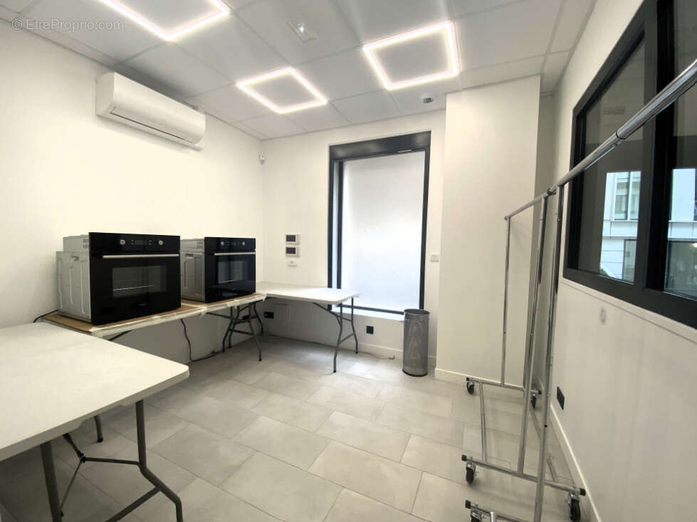 Commerce à PARIS-17E