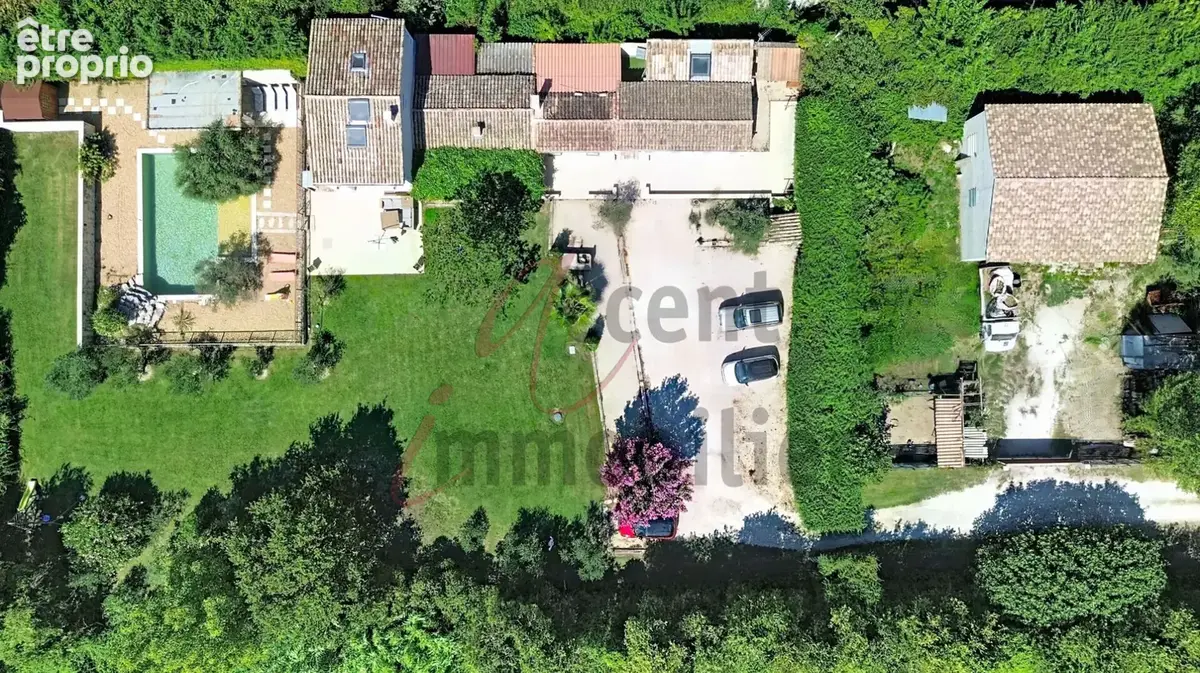Noves : Double habitation et hangar, piscine et grand terrain - photo 18