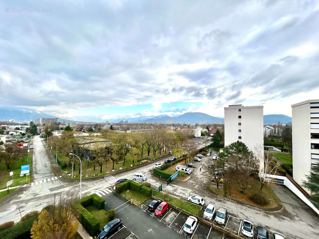 ECHIROLLES - T4 de 91m2 en dernier étage avec cave et parking - photo 8