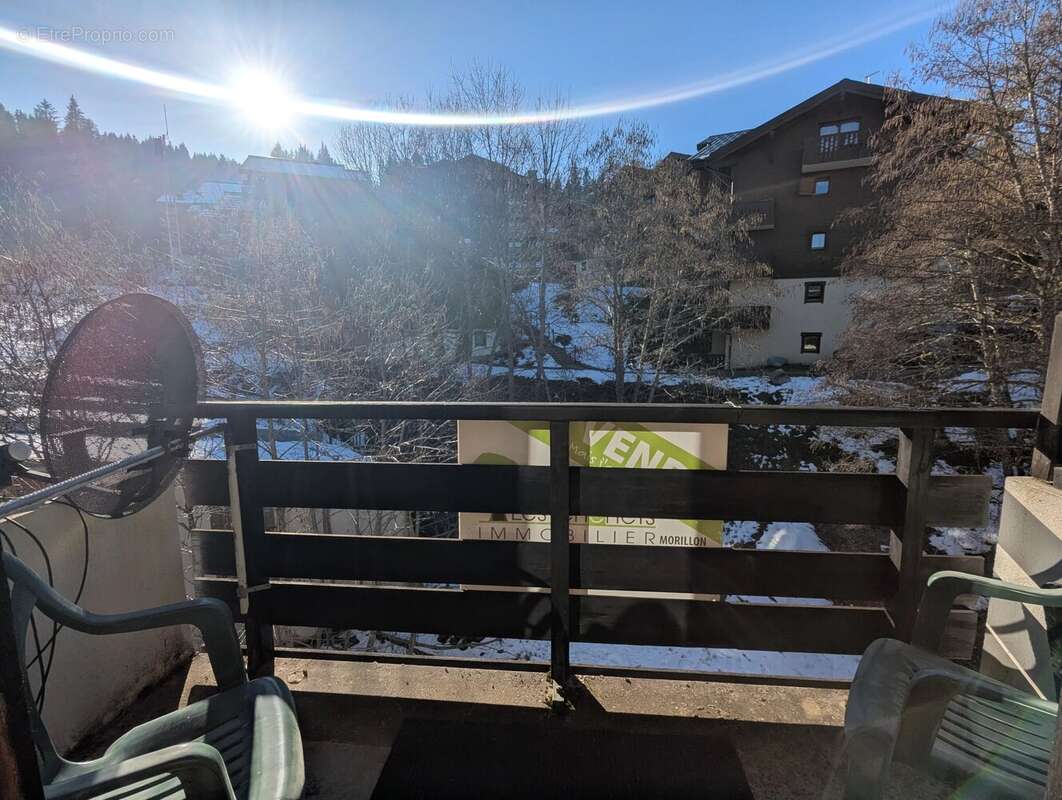 Appartement à MORILLON