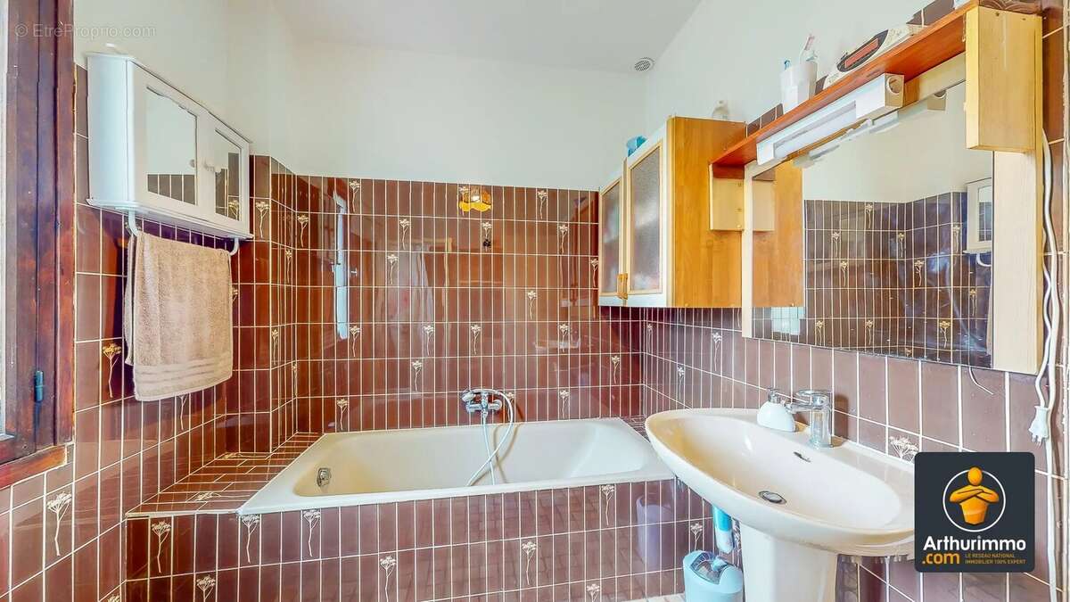 Maison à SAINT-GENIS-LAVAL