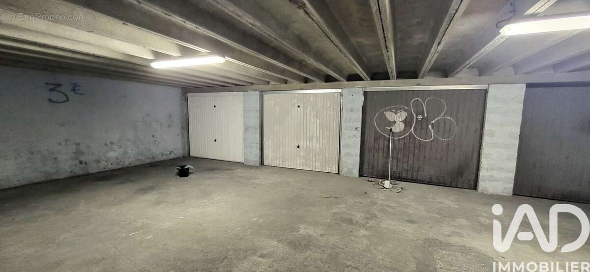 Photo 3 - Parking à TOULON