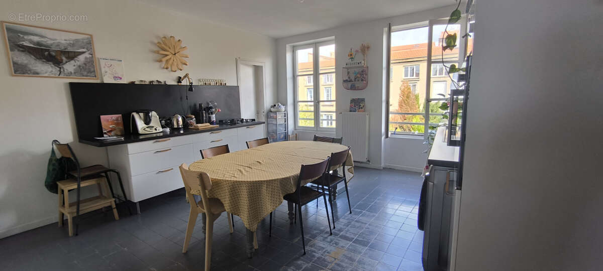 Appartement à SAINT-ETIENNE