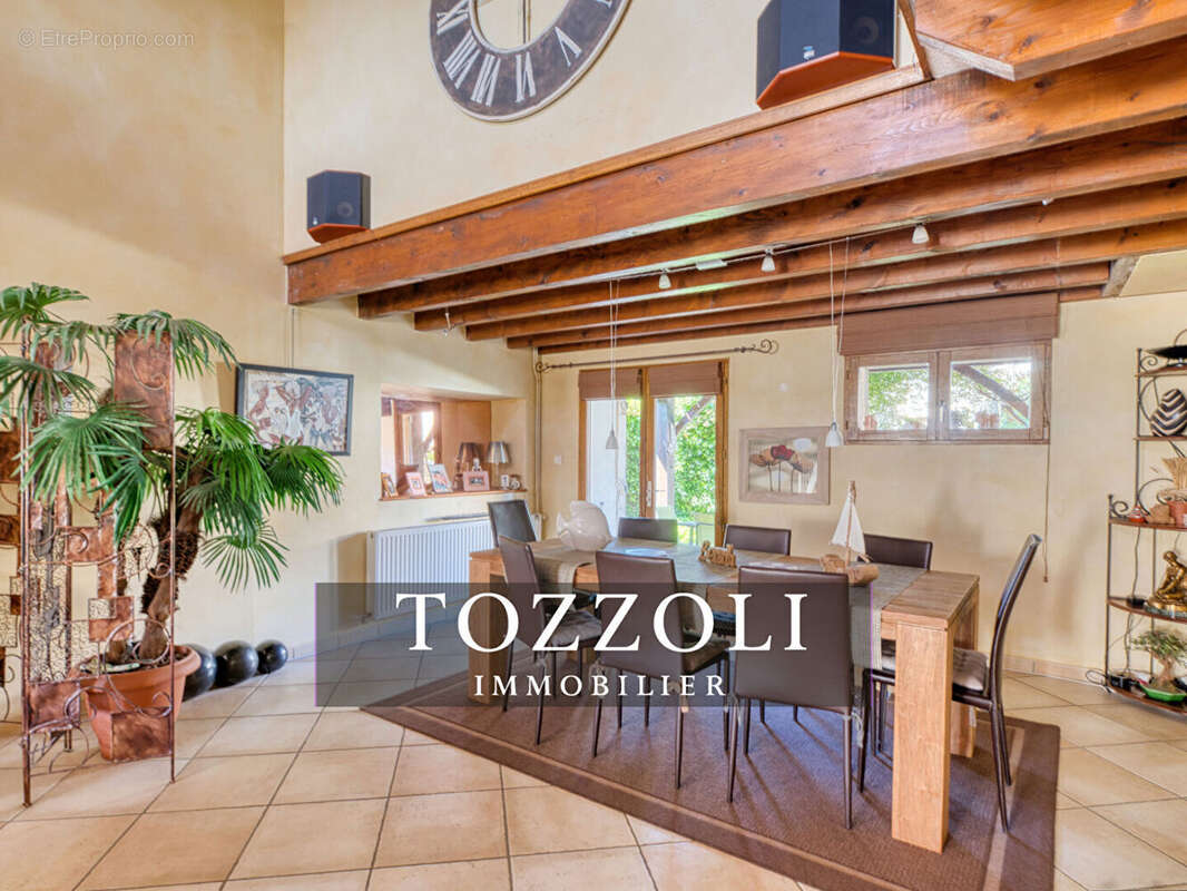 Maison à SAINT-QUENTIN-FALLAVIER