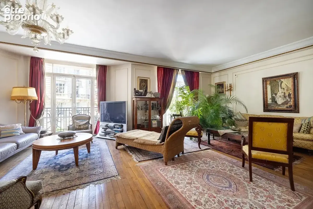 Appartement à PARIS-16E