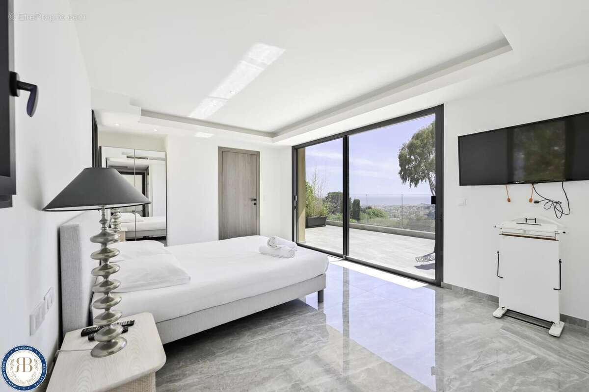 Maison à MOUGINS
