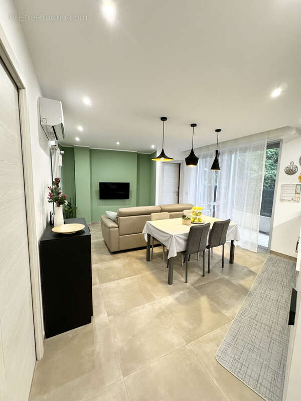 Appartement à ROQUEBRUNE-CAP-MARTIN