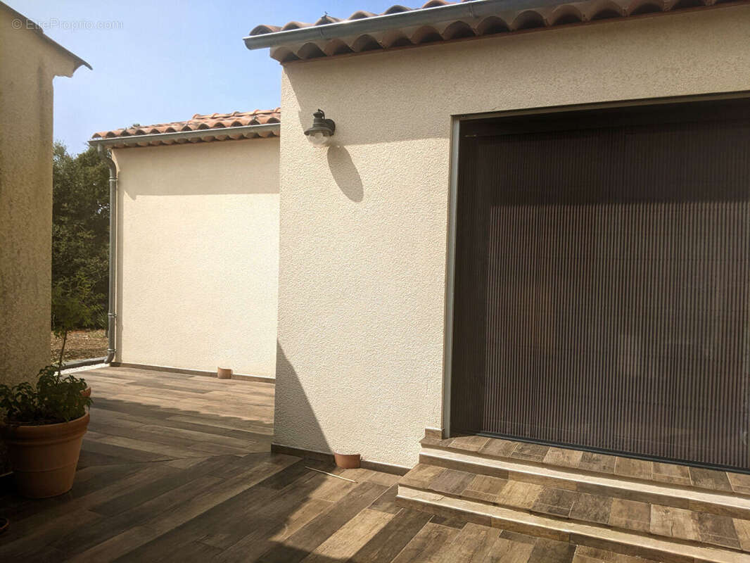 MOISSAC BELLEVUE superbe villa avec piscine sur 5800 m2 de terrain clos. - photo 11