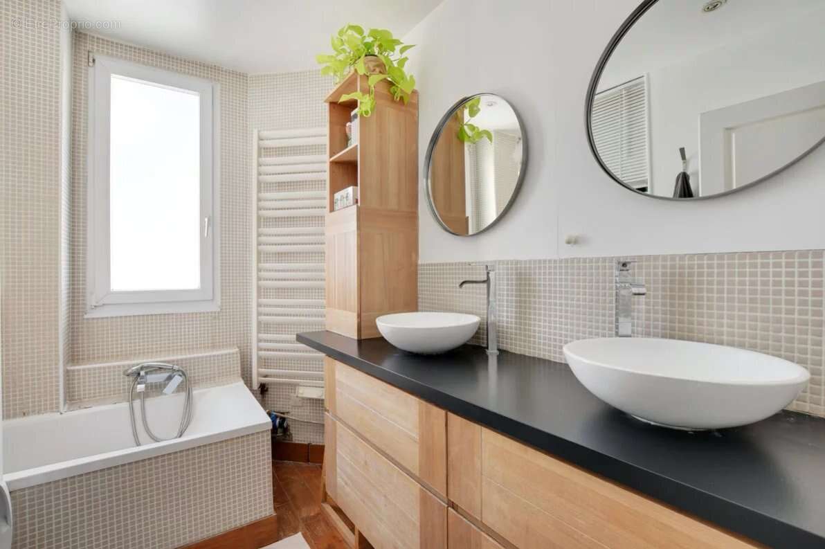 Appartement à PARIS-2E