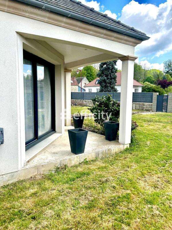 Maison 144 m² à Anizy-Le-Chateau  - photo 3