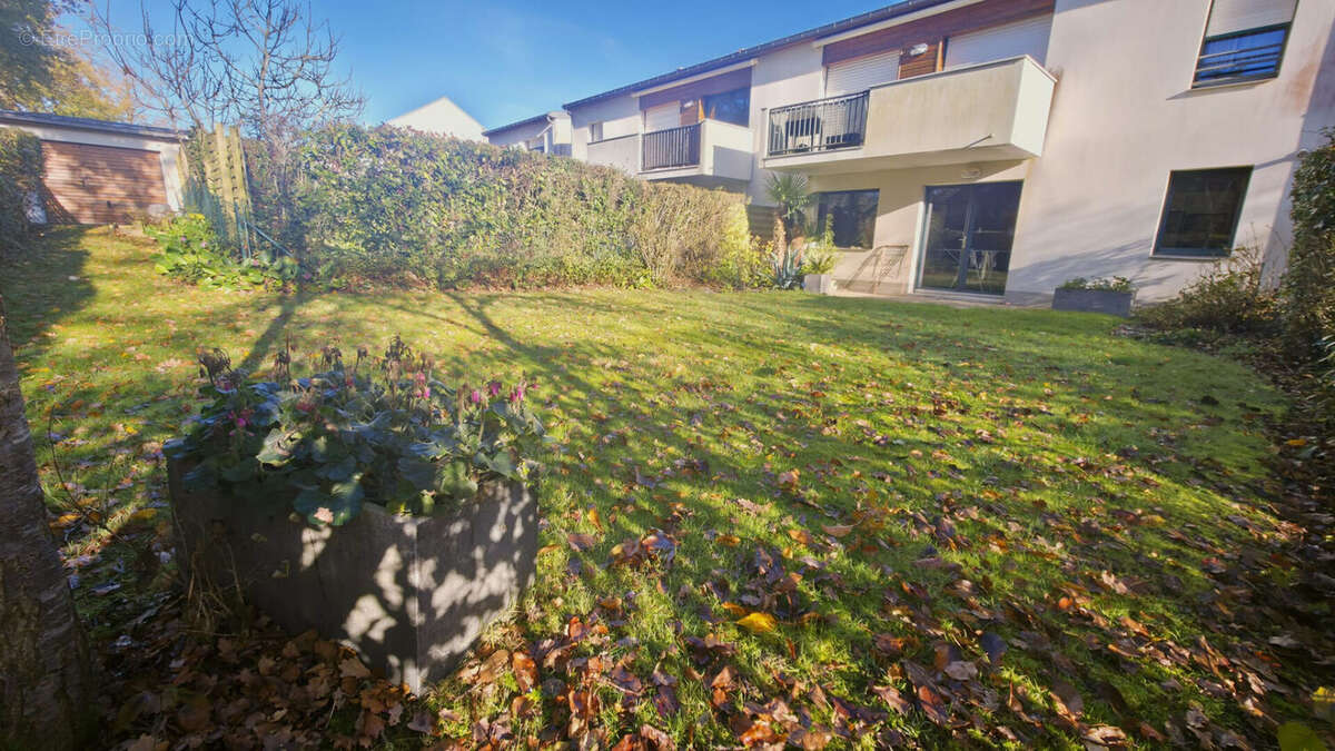 Appartement à LE RHEU