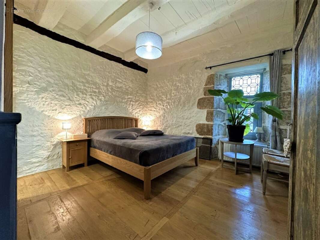 Maison 250 m² à Genis  - photo 8