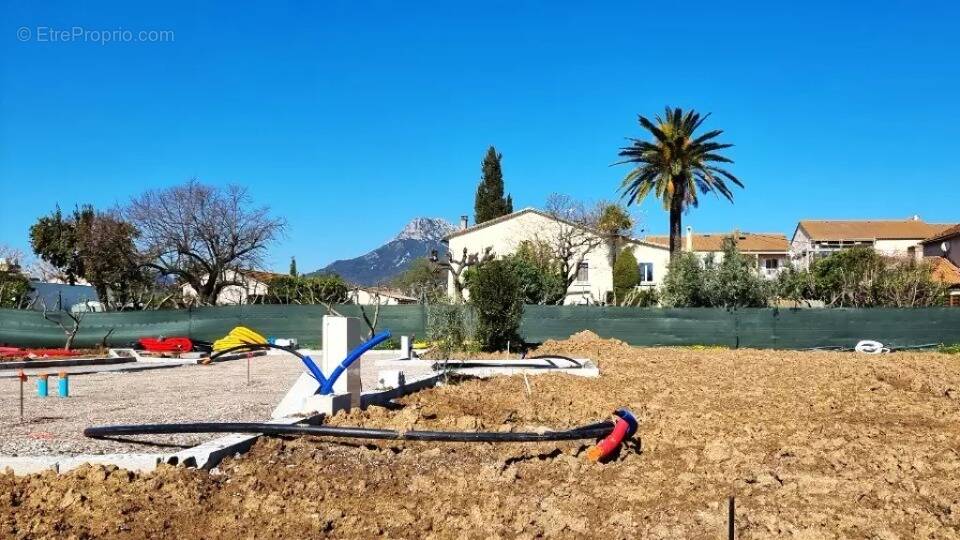 Terrain à HYERES