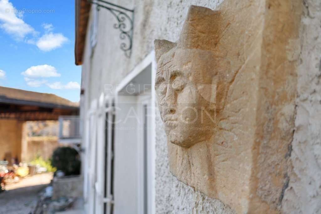 Maison à FONTAINES-SAINT-MARTIN