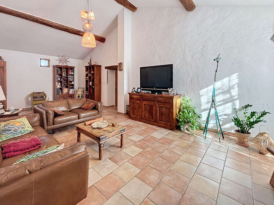 Maison à CHATEAURENARD