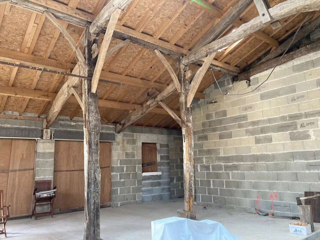 Maison de village en pierre en bon état - photo 10