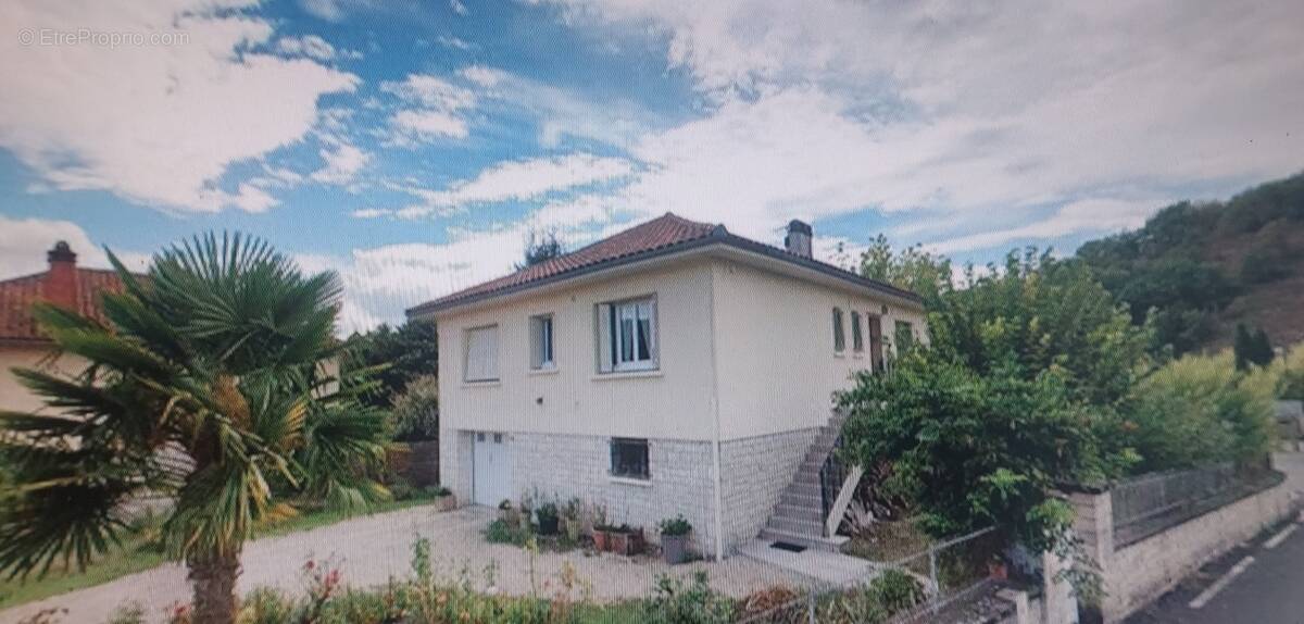 Maison à LACHAPELLE-AUZAC