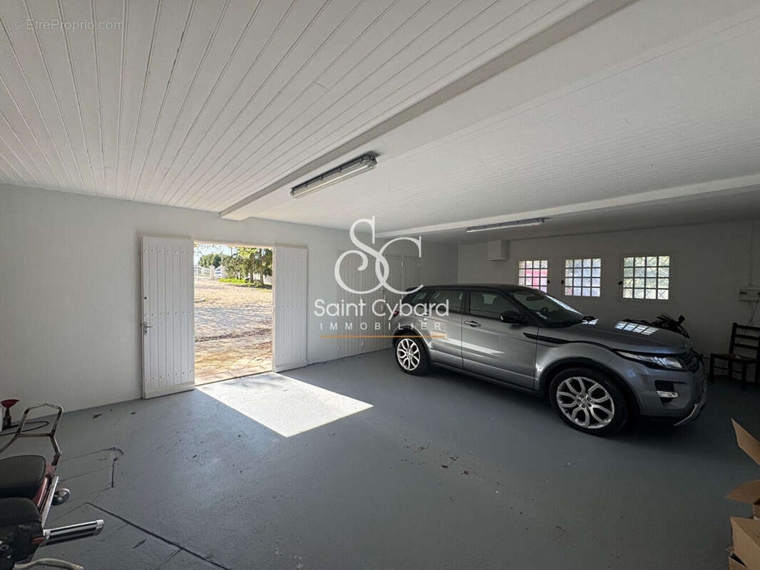 Maison à ROULLET-SAINT-ESTEPHE