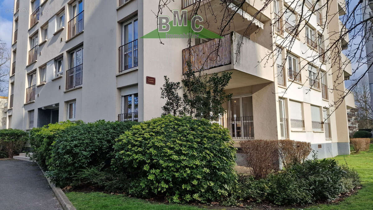 Appartement à LE PLESSIS-BOUCHARD