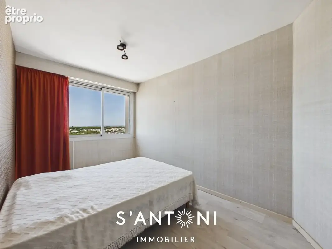 Vue mer panoramique à 180°  Rare T4 au 13ème étage avec parking privé - photo 7
