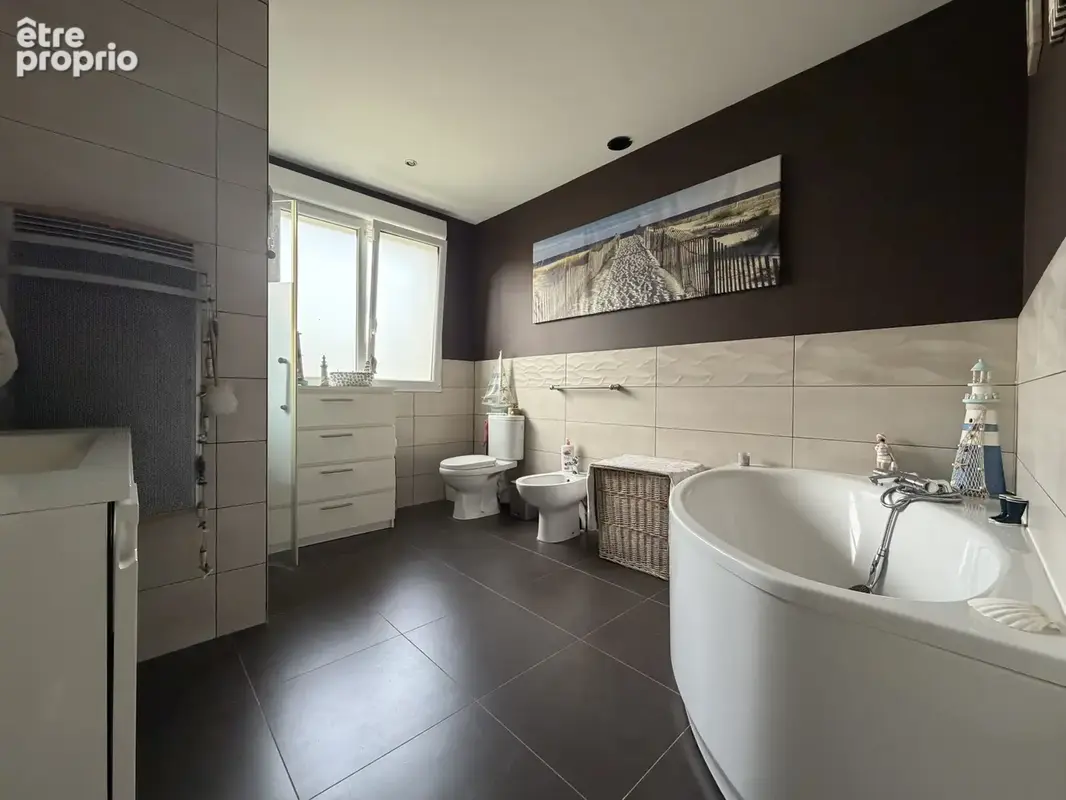 Entre AIZENAY et CHALLANS, longère rénovée,4 chambres sur 16 000 m2 de terrain - photo 11