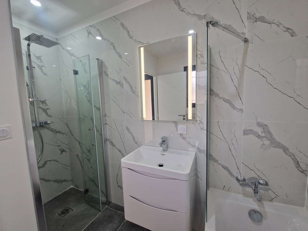 Maison à MONTELIMAR