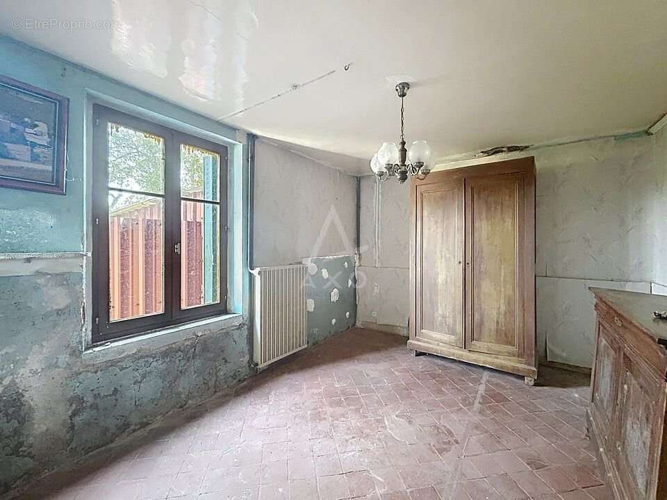 Longère en pierre à rénover  Fort potentiel à la campagne avec dépendances et terrain arboré - photo 13
