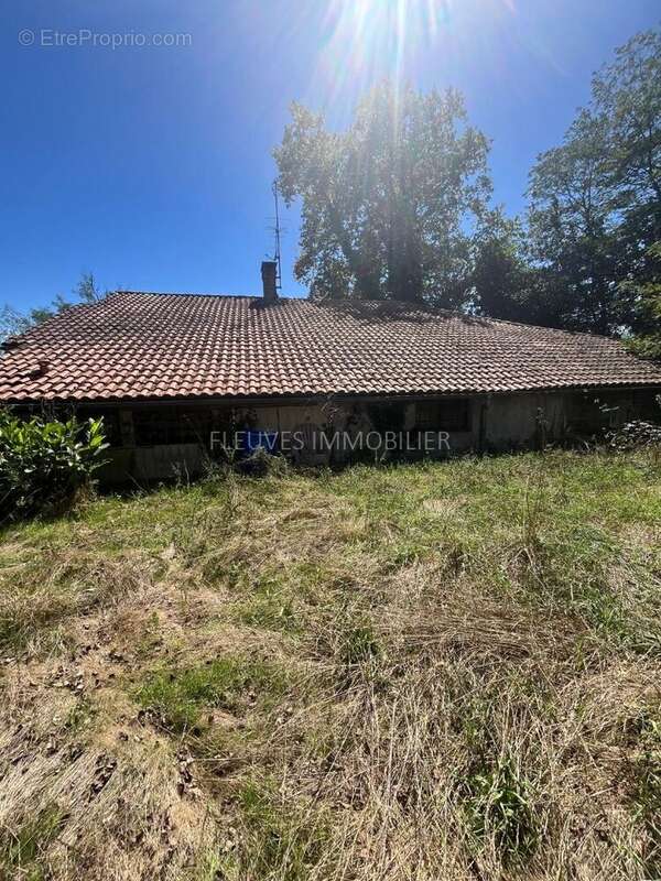 Maison à SEYRESSE
