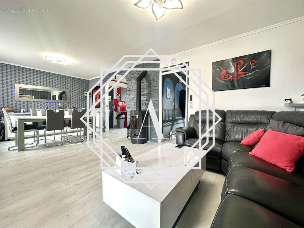 Maison à SAINT-CREPIN-IBOUVILLERS