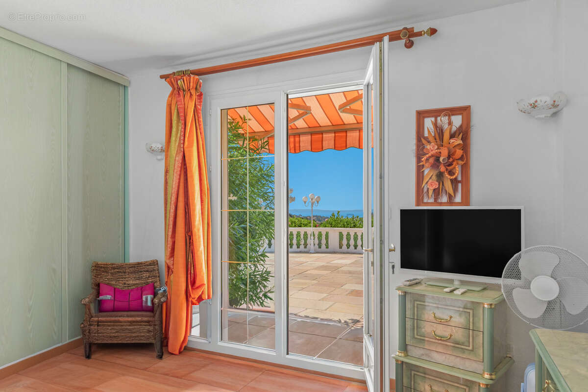 Villa 5 pièces - Bormes-Les-Mimosas - photo 9