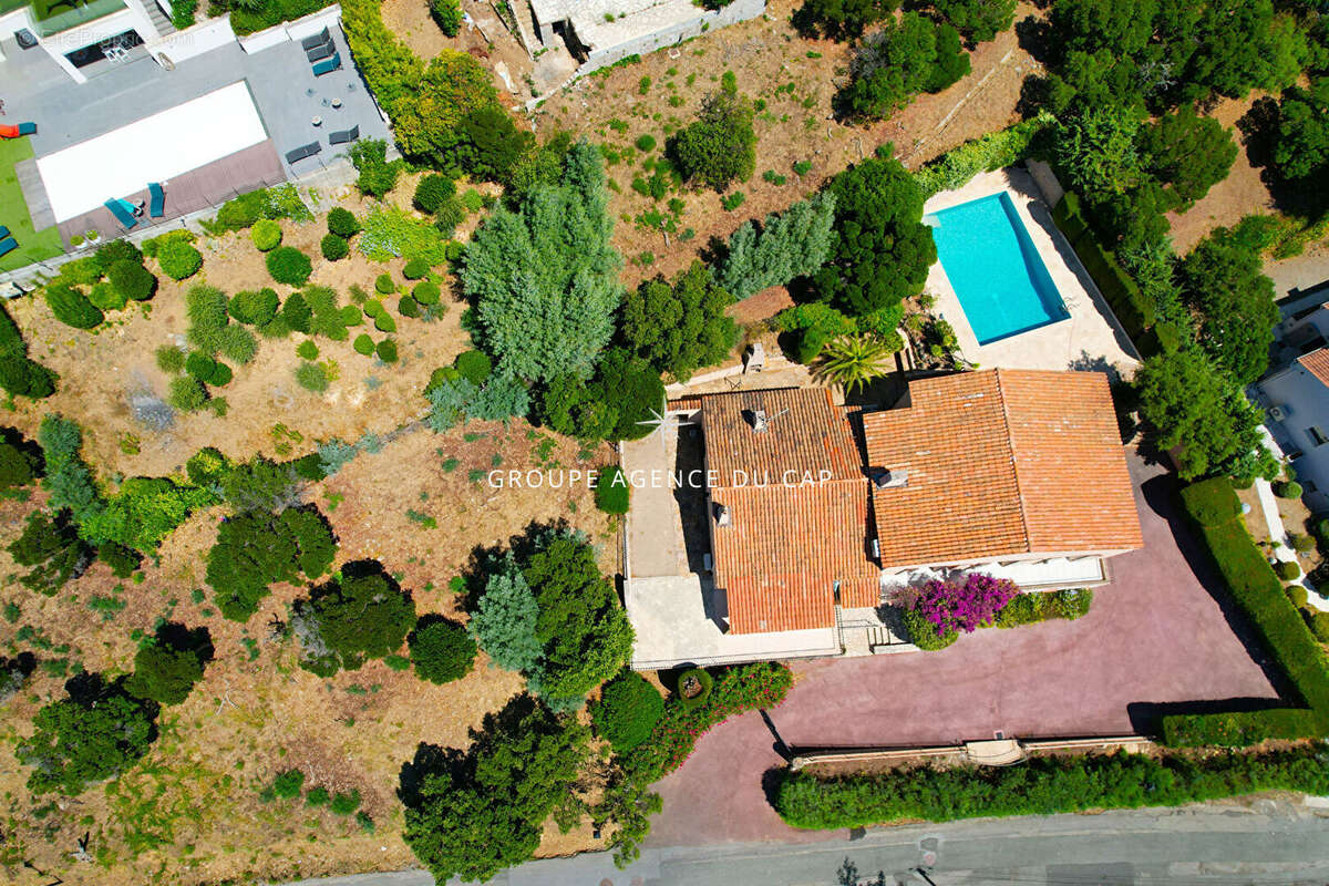 Maison à LES ISSAMBRES