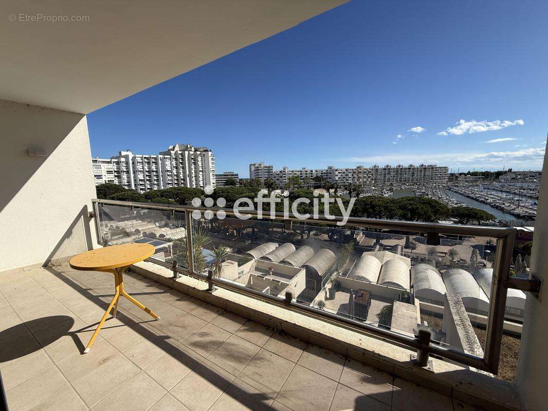 Appartement à MAUGUIO