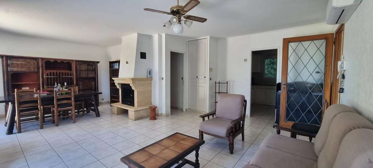 Maison à CASTELNAU-MONTRATIER