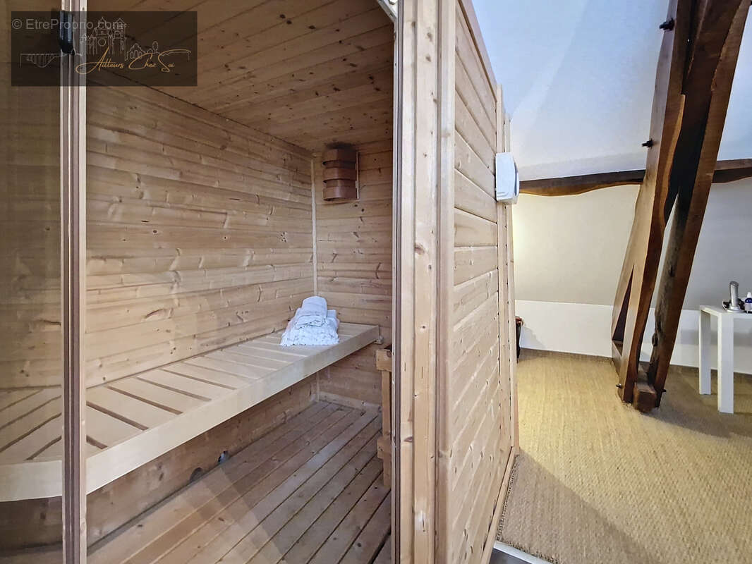 À Vendre - Maison en Pierres avec Cachet et Matériaux de Qualité - photo 12