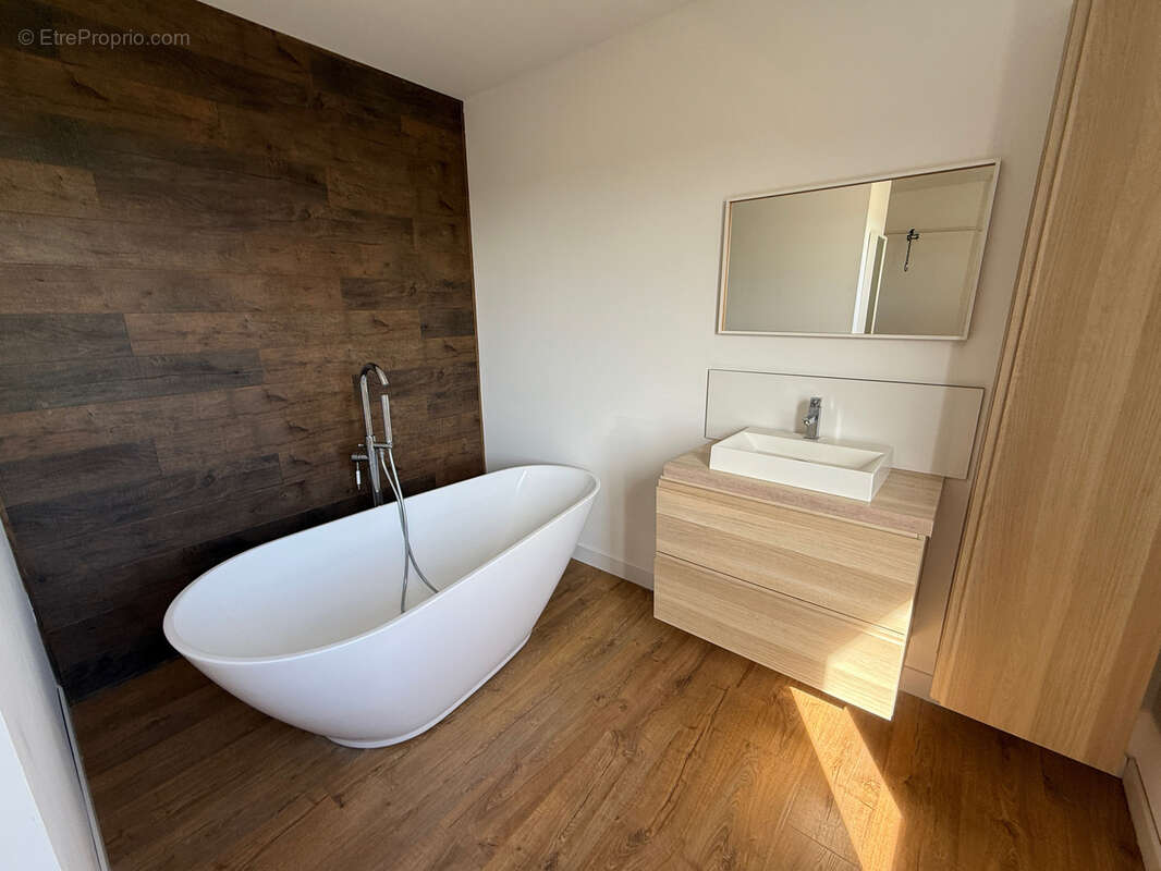 Maison à BELLEGARDE