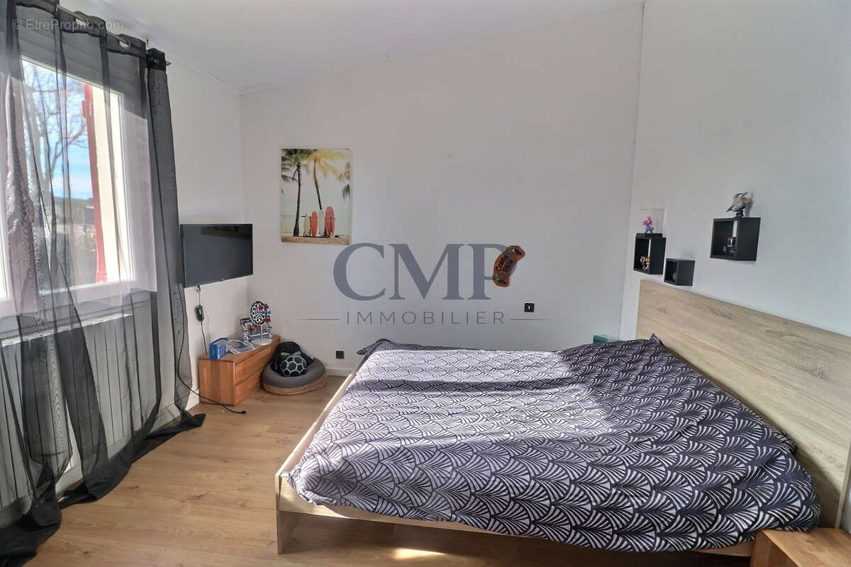 À vendre : Villa spacieuse à Mireval - photo 9